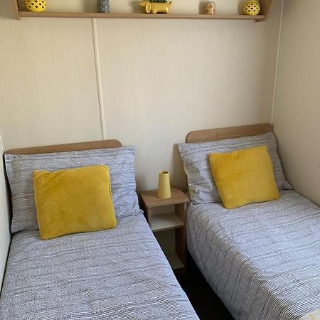 Hotel Gold Plus 6 Berth Caravan In New Beach With Parking Wifi And Decking Dymchurch Exterior foto