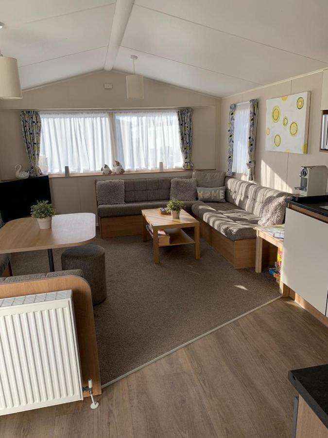 Hotel Gold Plus 6 Berth Caravan In New Beach With Parking Wifi And Decking Dymchurch Exterior foto